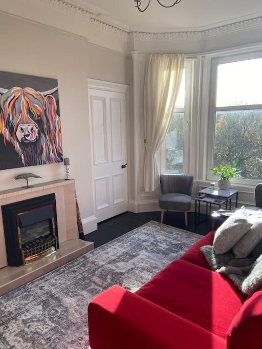 Beautiful Traditional Flat In The Center Of Largs. Eksteriør bilde